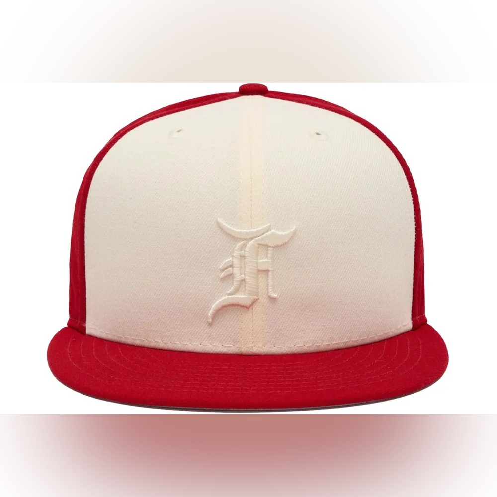 Fear of God Essentials New Era 59Fifty Fitted Hat
Size 7 3/8